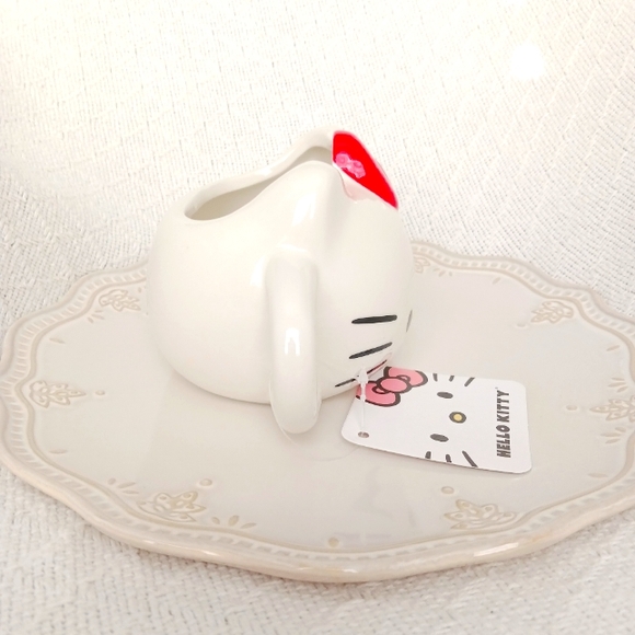 Bioworld × Hello Kitty By Sanrio Figural Ceramic Mug - Picture 4 of 13